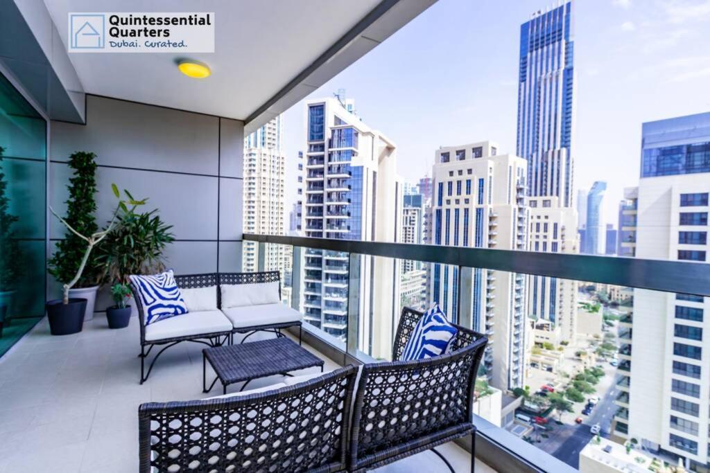 Downtown Cozy Home + Partitioned Living Room Dubai Exterior photo