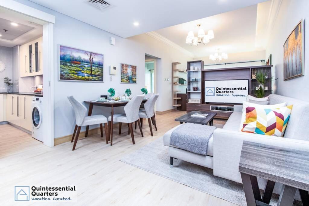 Downtown Cozy Home + Partitioned Living Room Dubai Exterior photo